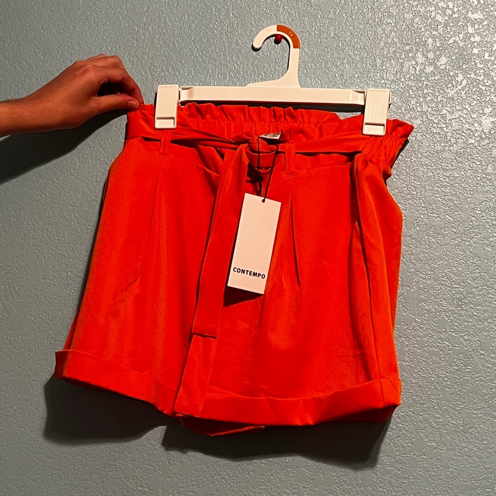BNWT shorts Size Xl